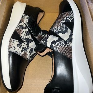 Brand New Clarks Women Un.Rio Strap - Black Size 7.5M